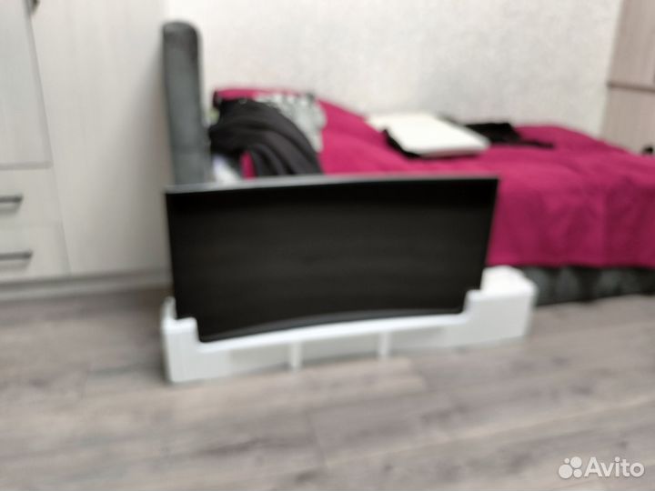 Curved UHD TV samsung
