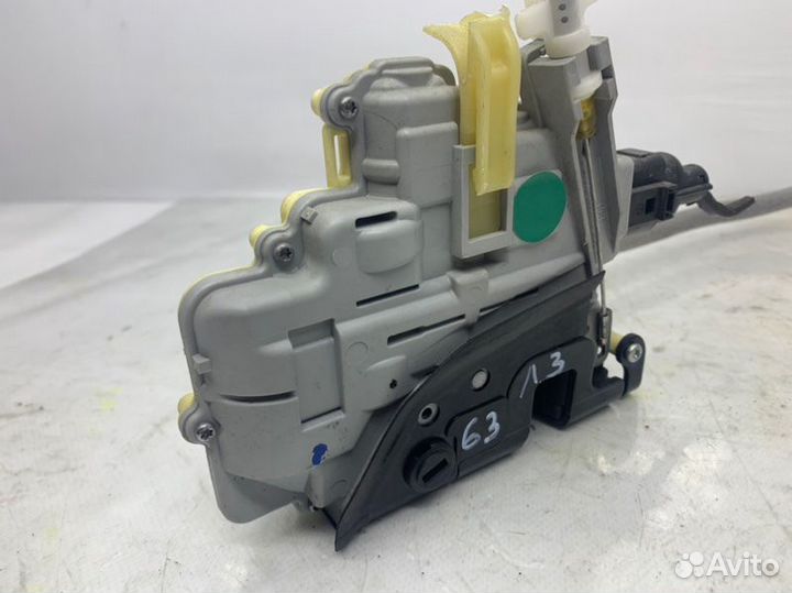 Замок двери задний левый Volkswagen Tiguan 2.0