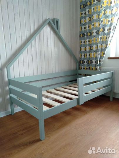 Кровать домик детская