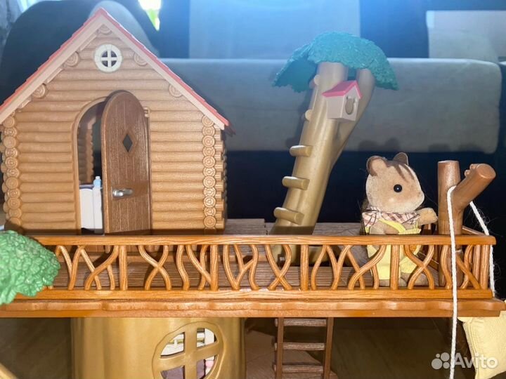 Домик на дереве +семья белок Sylvanian families