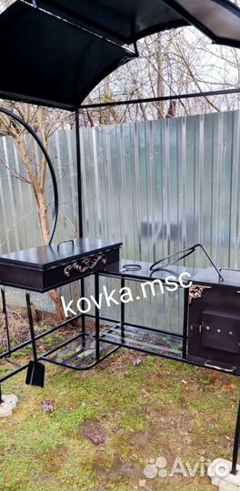Мангал с крышей