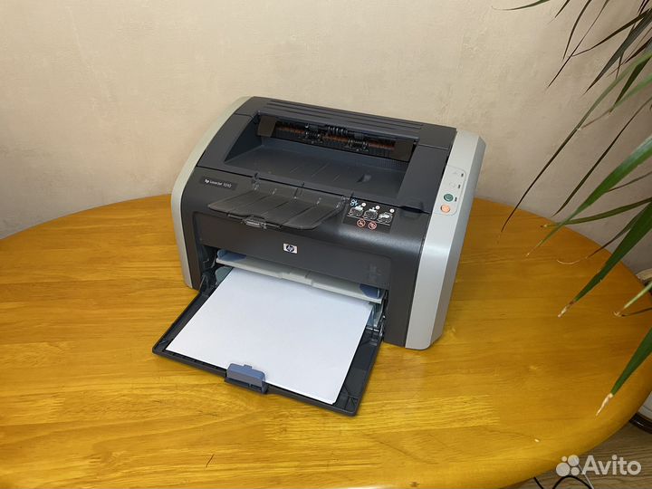 Принтер HP 1010