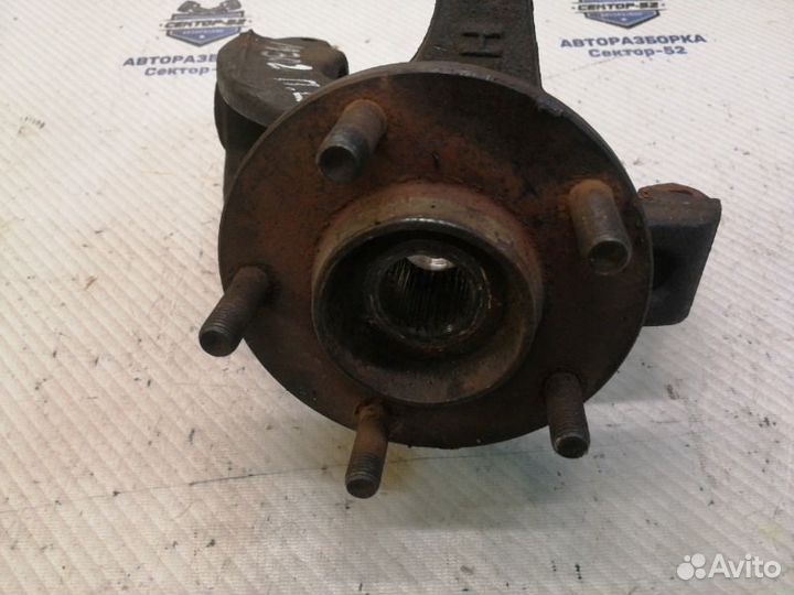 Кулак передний левый Mazda 3 BL