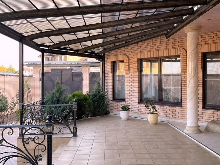 Дом 810 м² на участке 6 сот.