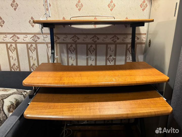 Компьютерный стол