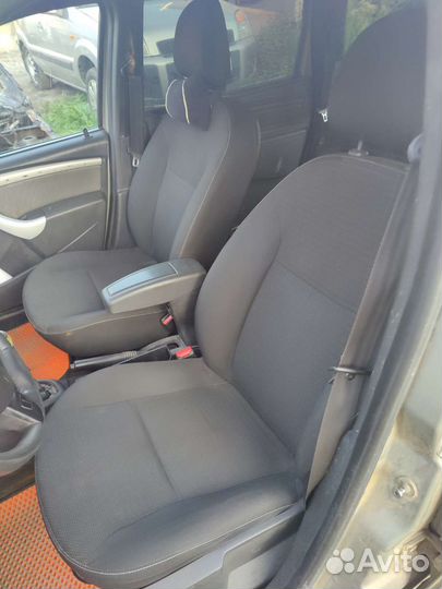 Комплект передних сидений Renault Duster,Terrano