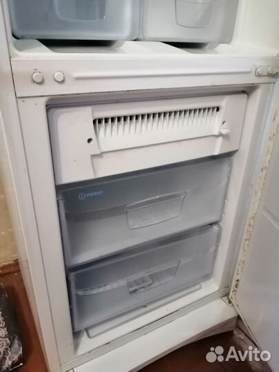 Холодильник indesit б/у