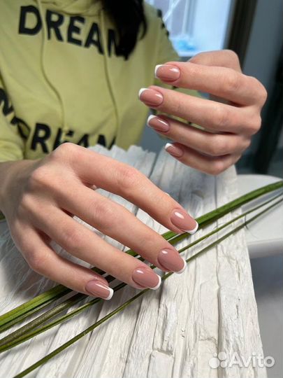 Наращивание ногтей