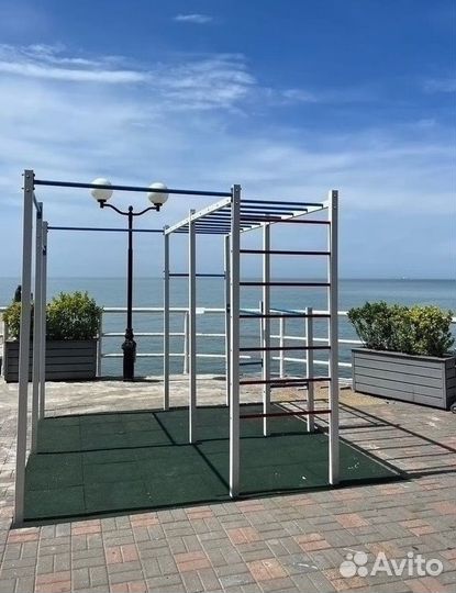 Спортивная площадка воркаут уличный тренажер