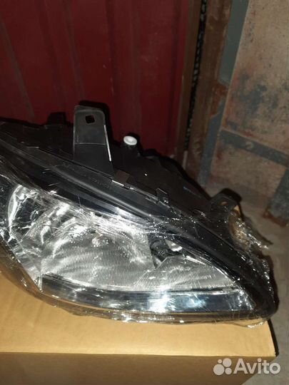 Фара передняя на мерседес 639