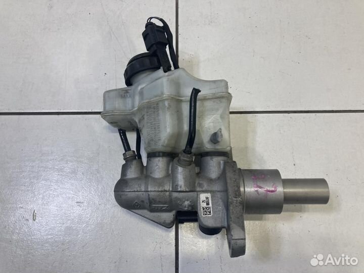 Главный тормозной цилиндр Audi Q3 8UB