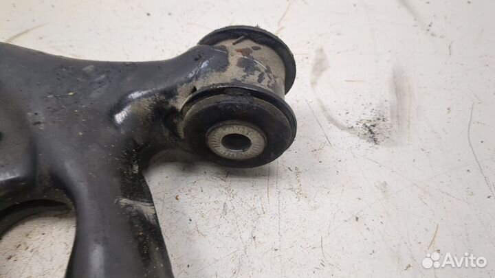 Рычаг подвески левый передний Volkswagen Taos