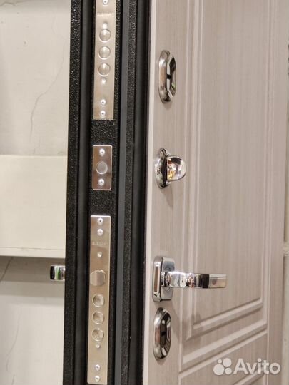 Дверь входная металлическая с терморазрывом