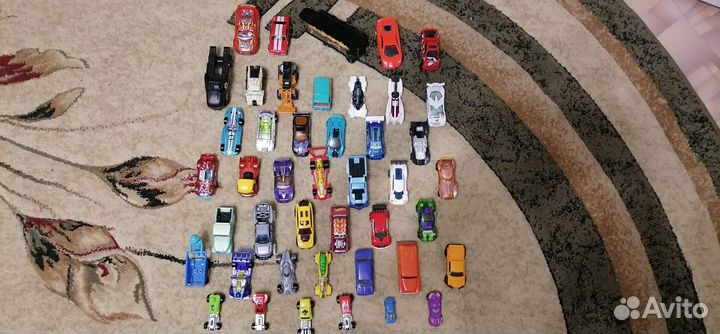 Игрушечные машинки хотвилс