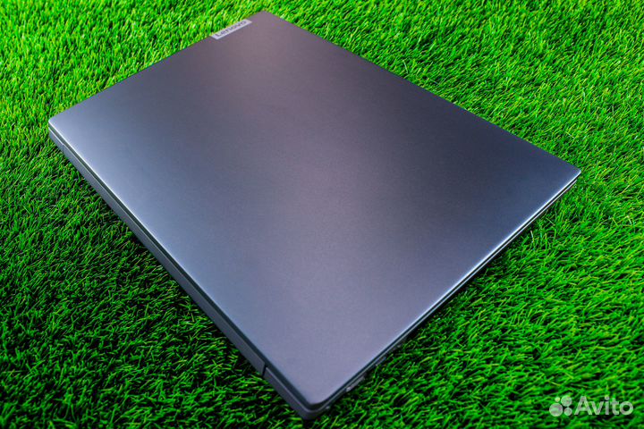 Ноутбук Lenovo на Core i3 для работы в Интернете