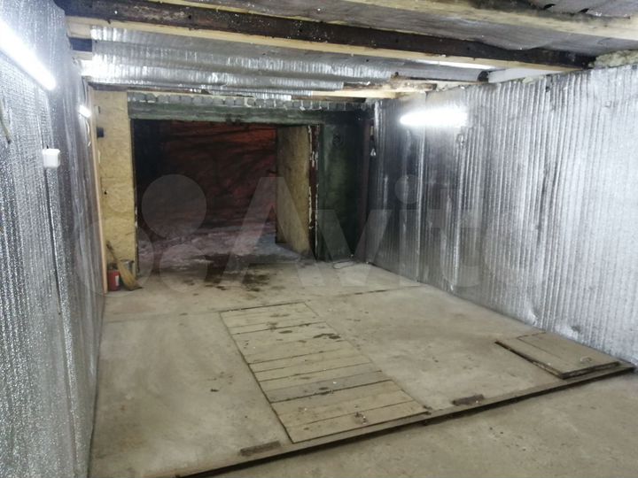 Гараж, > 30 м²