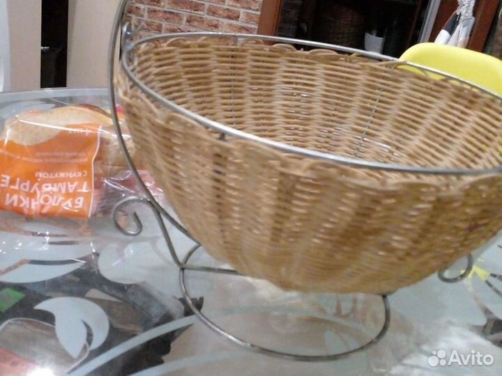 Корзина плетеная. Ротанг+металл