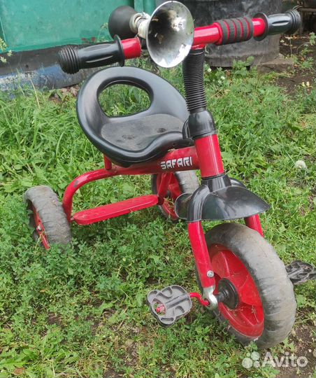 Трехколесный велосипед для малышей