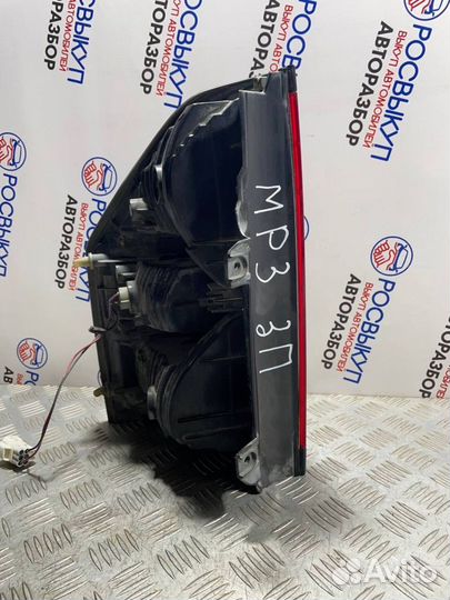 Фонарь Mitsubishi Pajero 3 V60