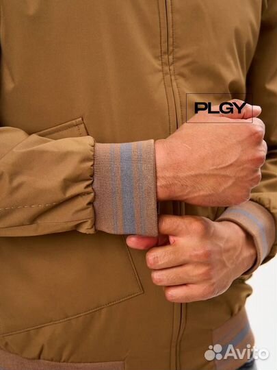 Брендовая ветровка Kiton в бежевом цвете