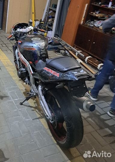Honda cbr 400 rr