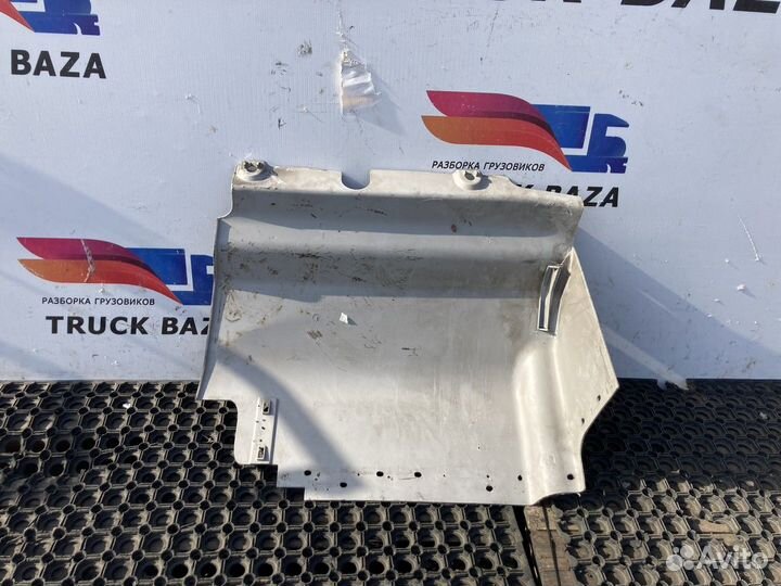 Накладка панели приборов Volvo VNL