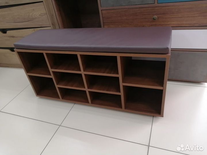 Новая открытая обувница