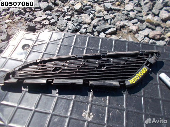 Накладка переднего крыла левого Nissan Patrol Y62