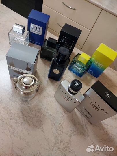 Пустые флаконы от парфюма, туалетная вода