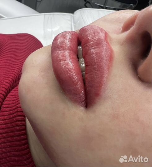 Модель перманентный макияж бровей губ межреснички