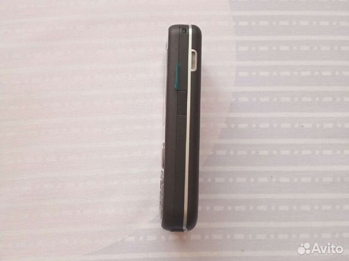Продается кнопочный телефон - Nokia 7360
