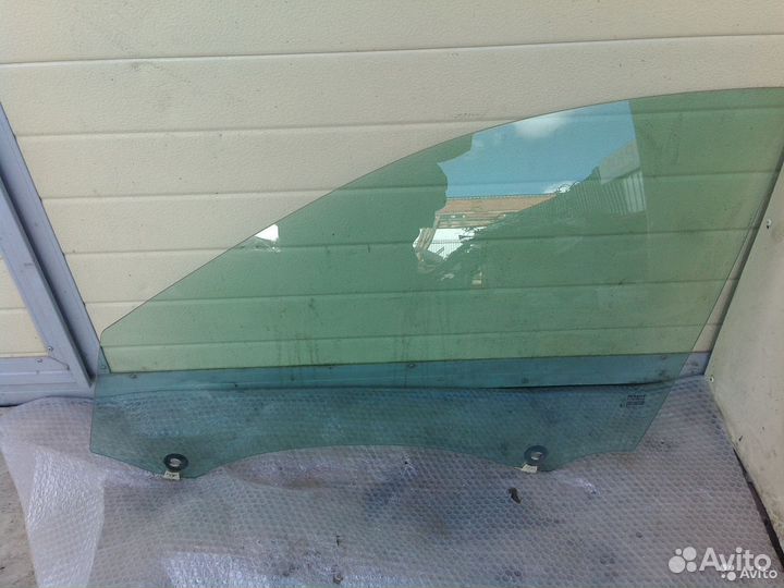 Рено Лагуна 2 хечбек дверные стекла