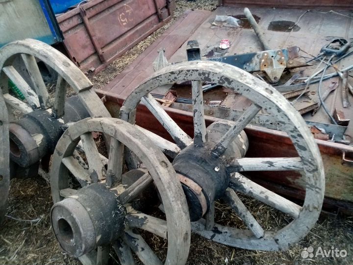 Колеса деревянные старинные