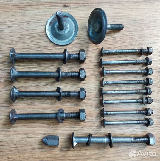 Болты для дивана