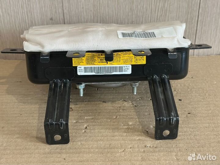 Подушка безопасности в торпедо Hyundai Solaris l