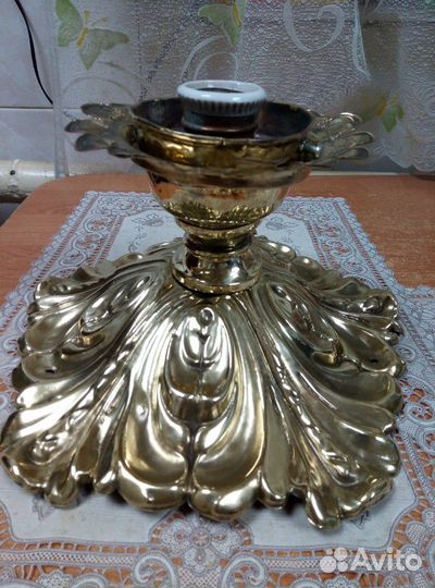 Старинный светильник