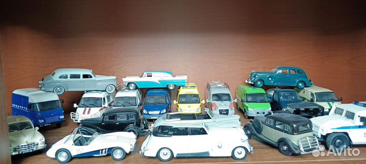 Модель автомобиля 1:43