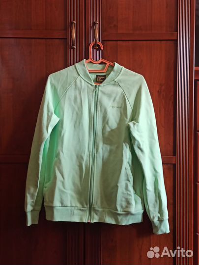 Женские вещи в ассортименте