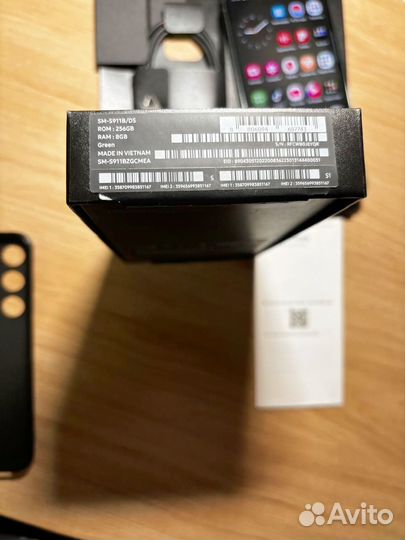 Samsung Galaxy S23, 8/256 ГБ