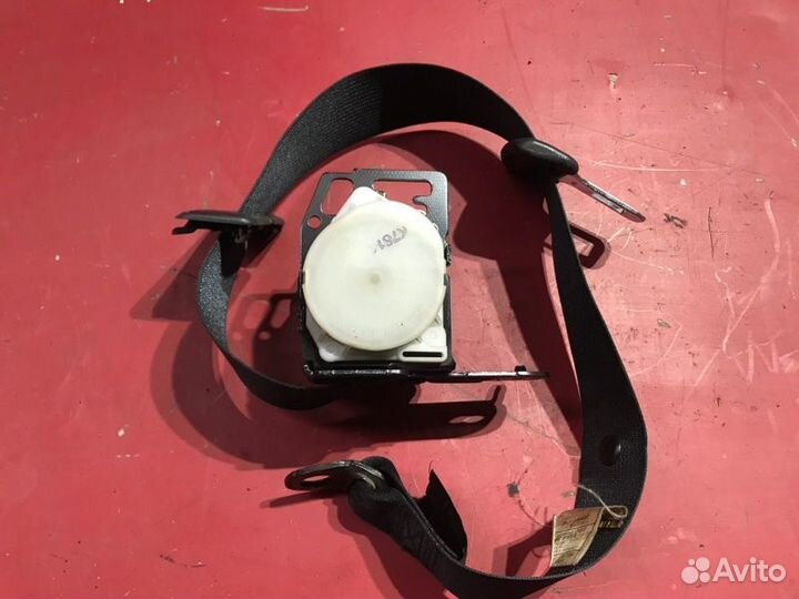 Ремень безопасности задний Toyota Avensis Т250