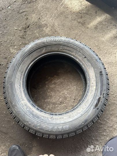 Bridgestone Blizzak VRX 215/65 R16 98S