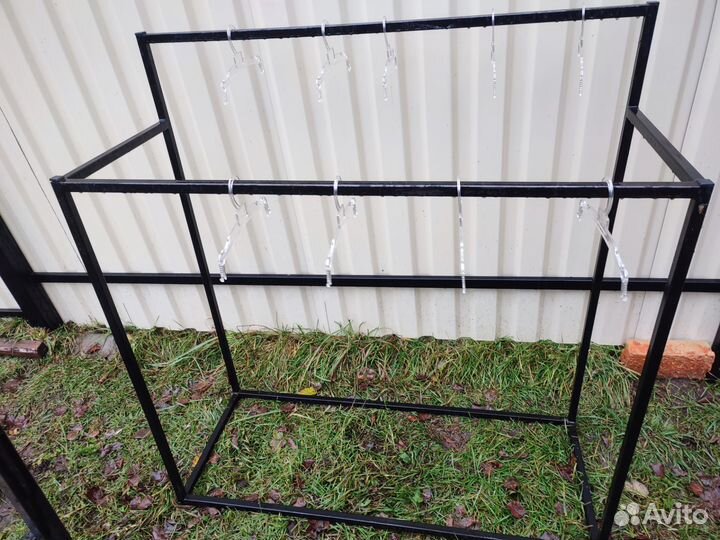 Вешалка напольная металлическая