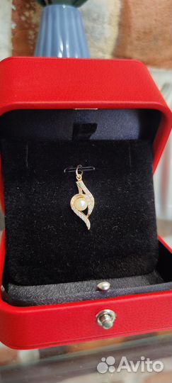 Золотой кулон