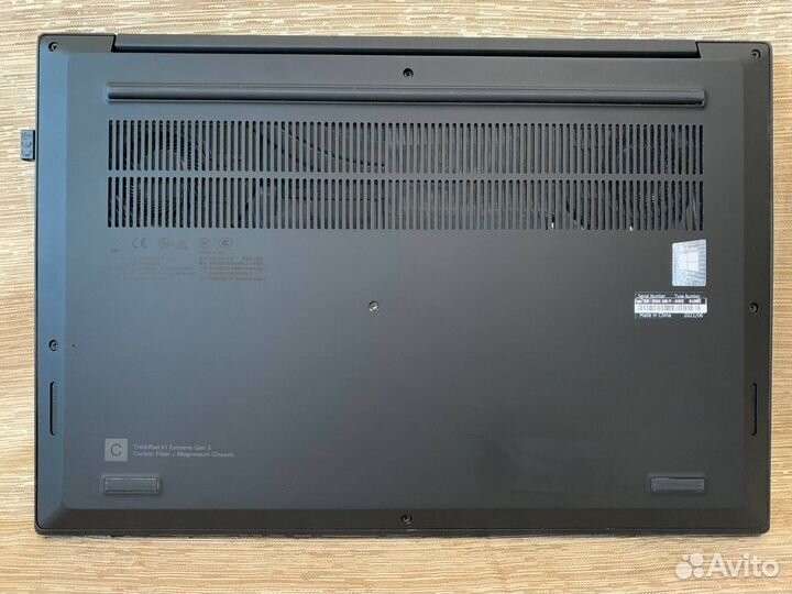 С дефектом Lenovo ThinkPad X1 Extreme G3 i9/32/1TB