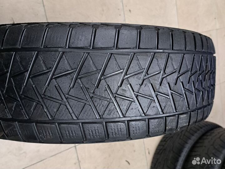 Bridgestone Blizzak DM-V2 215/70 R16 100S