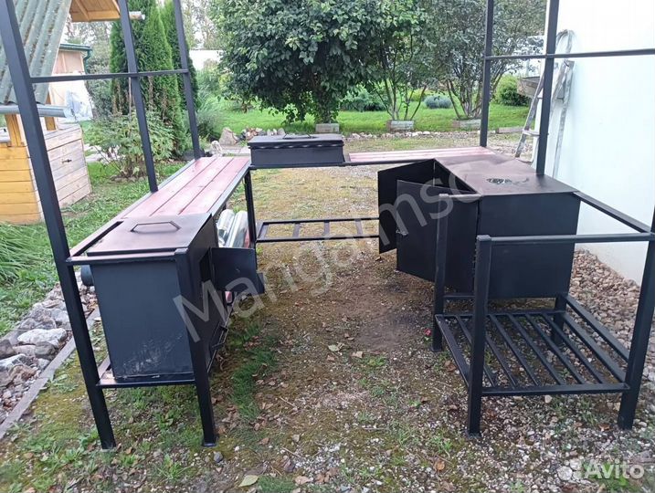 Мангал с крышей