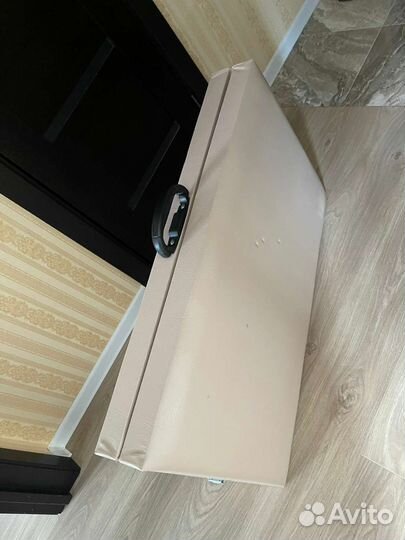 Кушетка для наращивания ресниц