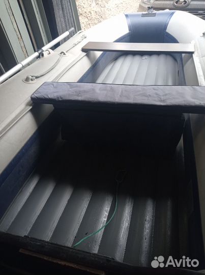 Лодка Флагман 350