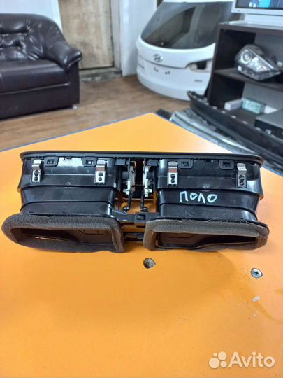 Центральный дефлектор воздуха Volkswagen Polo