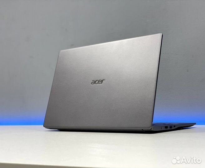 Acer Swift IPS Core i7 10th 8g озу SSD256g